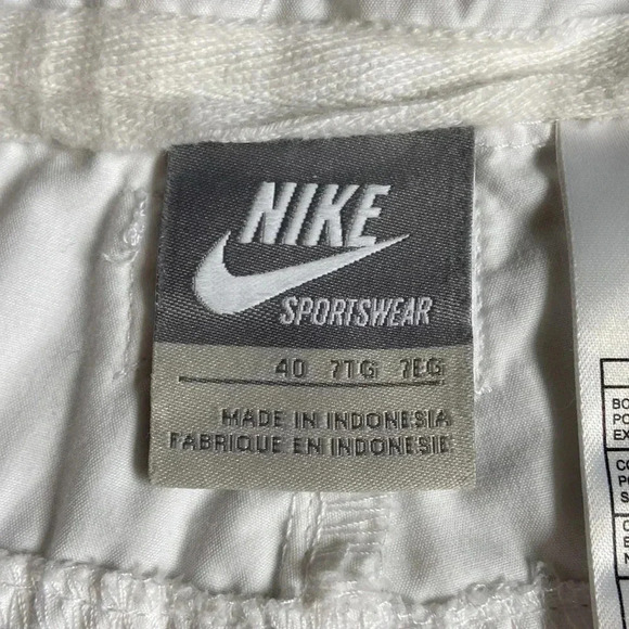Nike Sportswear  shorts - Picture 5 of 6